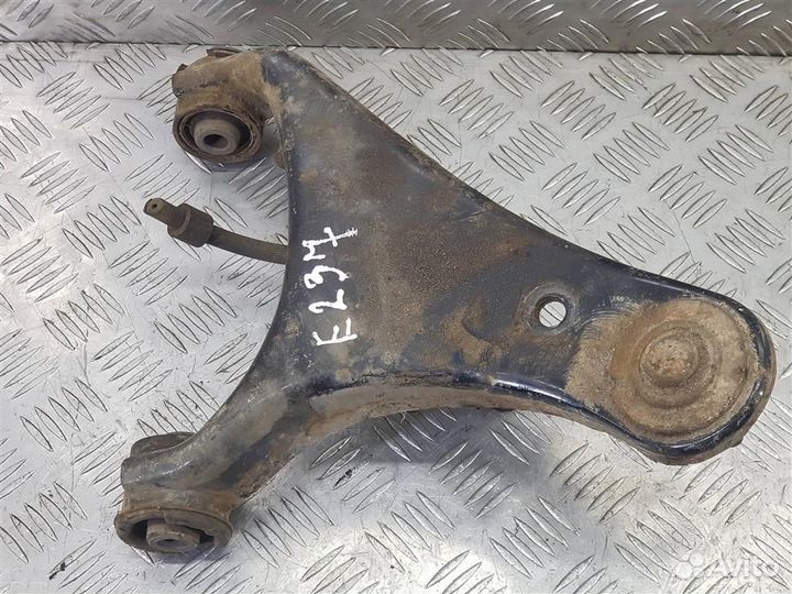 Рычаг передний верхний левый Ленд Ровер Дискваери