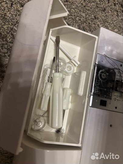 Швейная машина janome w23u