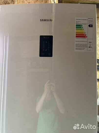 Холодильник новый Samsung RB37A5200EL