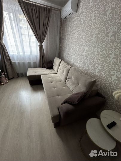 Большой угловой диван бу