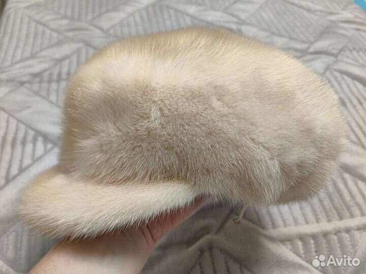 Зимняя, стильная кепка-берет натуральный мех