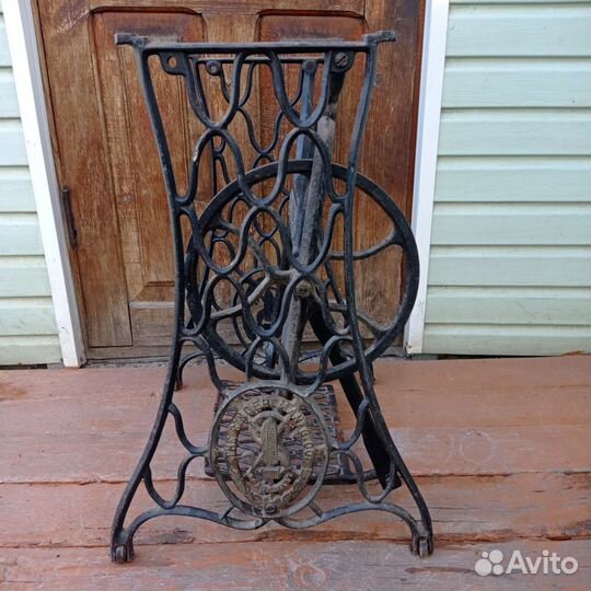 Станина от швейной машинки Зингер Singer