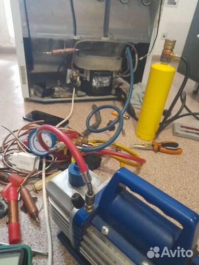 Мастер по ремонту холодильников