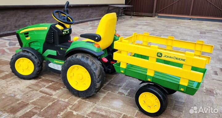 Детский трактор (электромобиль) Peg Perego