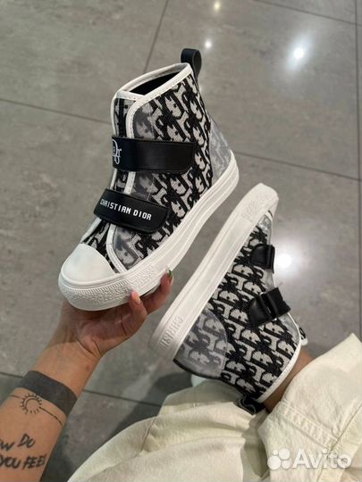 Кроссовки кеды