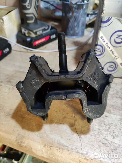 Подушка двигателя mercedes