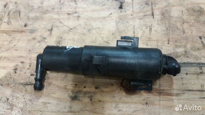 Форсунка омывателя фары Audi A4 B8 2010-2015г