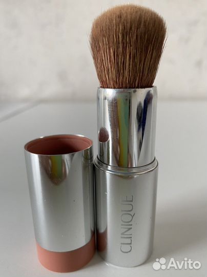 Кисть clinique 02