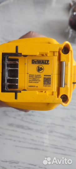 Фрезер dewalt DCW 600