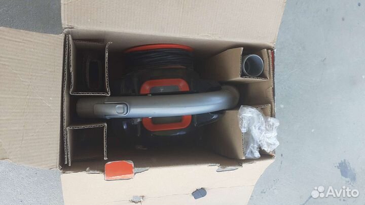 Автомобильный пылесос black decker