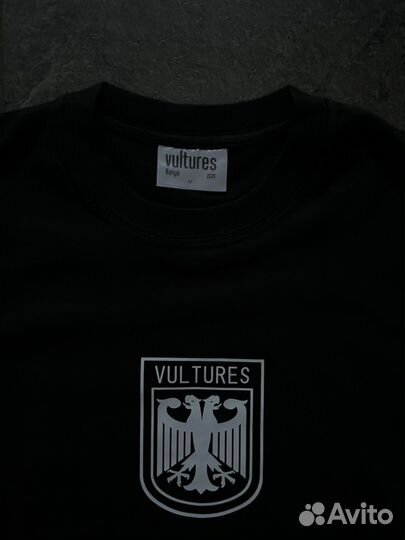 Лонгслив vultures