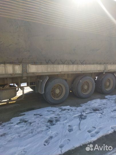 Полуприцеп шторно бортовой бу