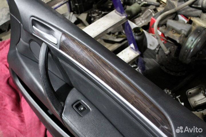 Обшивка двери передней правой BMW X5 E70