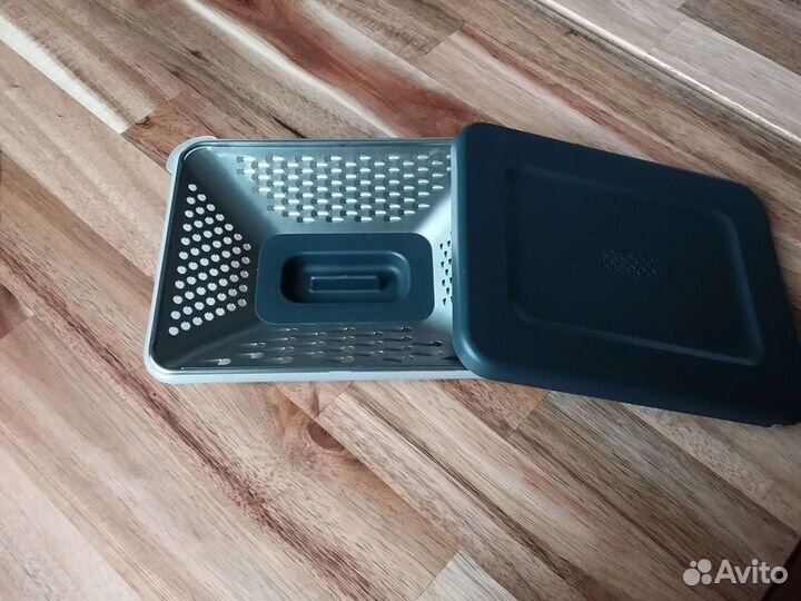 Терка с контейнером 4 в 1 Prism Joseph Joseph