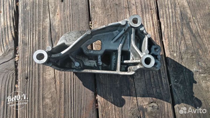 Кронштейн двигателя 1.2 TSI Шкода Фольксваген Ауди