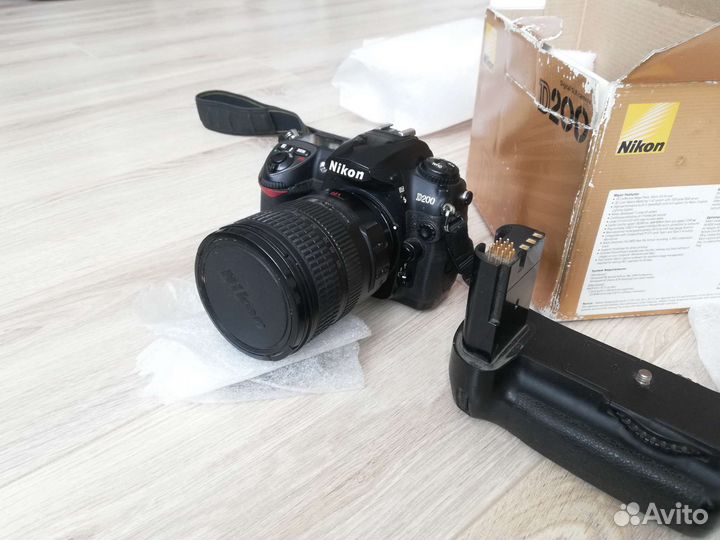 Продам Nikon D200 + объектив Nikkor 24-120 3,5-5,6