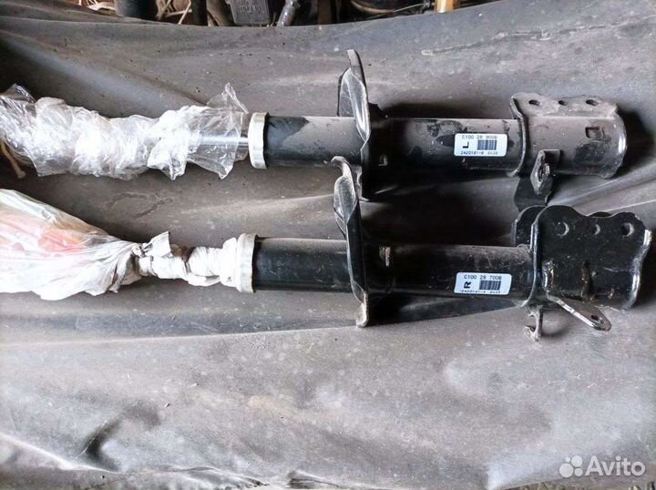 Стойки амортизатора c100 28 700B оригинал