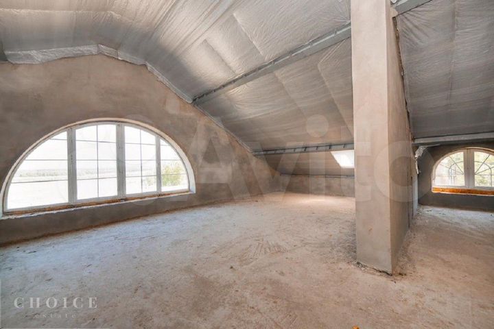 Коттедж 1300 м² на участке 60 сот.