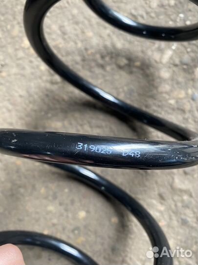 Пружины передние Vito 639, рест 2012 год