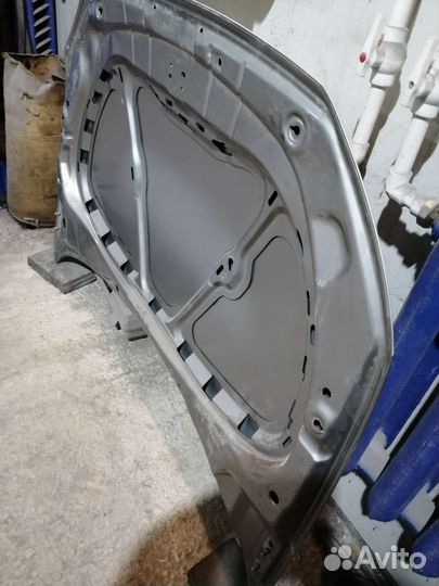 Volkswagen polo капот