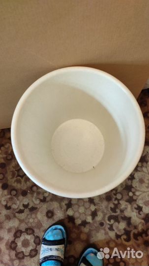 Ведро, бак пластиковый с крышкой