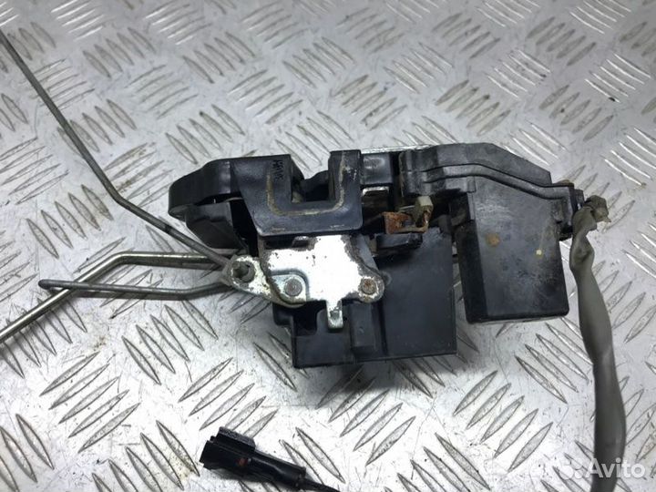 Замок боковой двери задний правый Kia Spectra