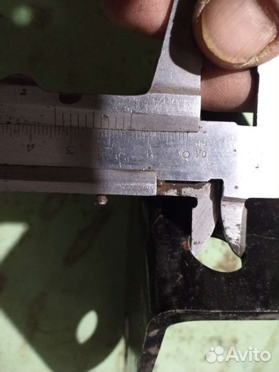 Буксировочный крюк тойота