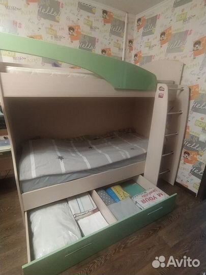 Двухъярусная кровать