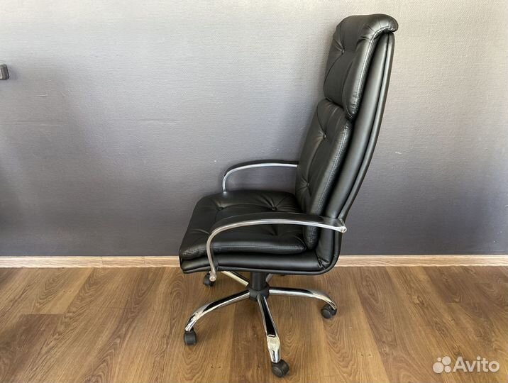 Компьютерное кресло. Кресло руководителя