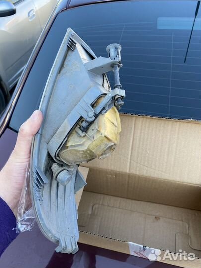 Противотуманна фара skoda superb 2