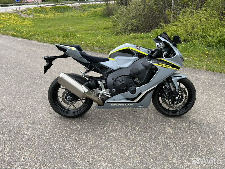 Honda CBR1000RR 2021