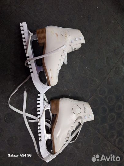 Коньки фигурные