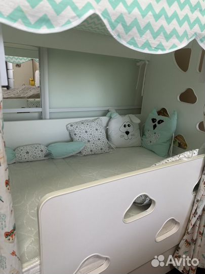 Кровать домик с ящиком и матрасом