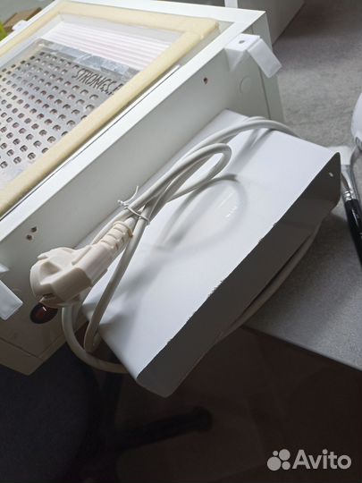 Маникюрная вытяжка Strong