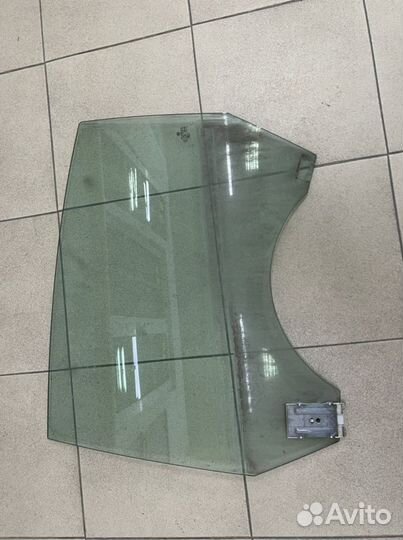 Заднее левое стекло двери Volkswagen Passat CC пас