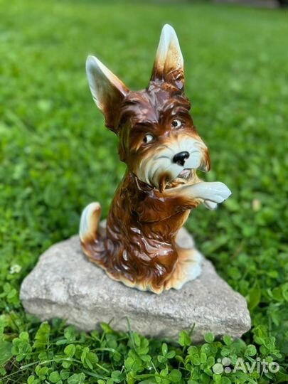 Большая фарфоровая статуэтка скотч терьер