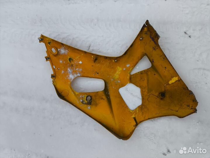 Gsx-r600 01-03 k1 k2 k3 боковой левый пластик