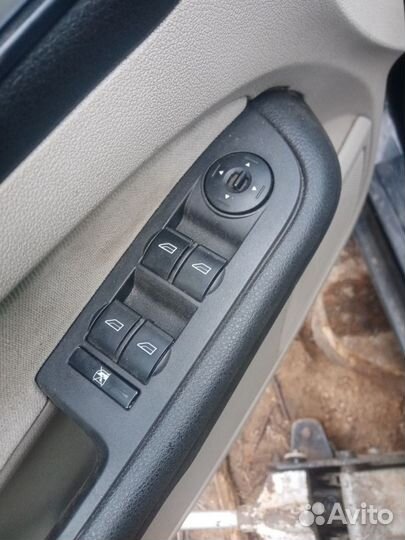 Блок стеклоподъемников Ford Focus 2