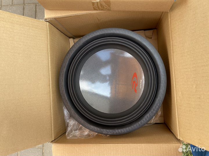 Сабвуфер Alpine SWR-1243D / Alpine SWR-1223D