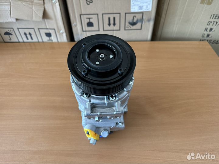 Компрессор кондиционера Ауди VW Шкода 1K0820808A