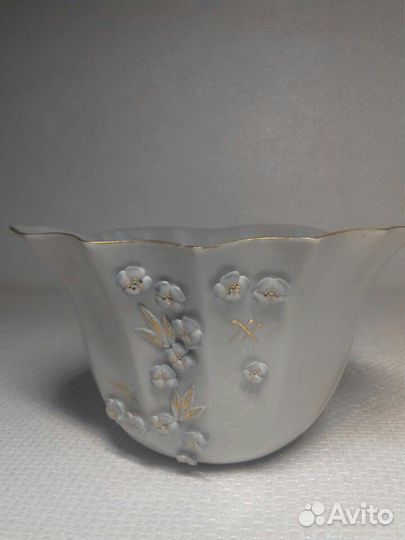 Вазы для цветов. Вазочки для варенья. Фарфор. Винт