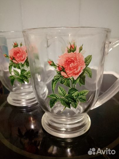 Чашки чайные, кофейные, красные, кружки стаканы