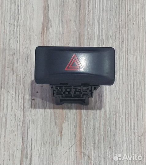 Кнопка аварийной сигнализации Nissan X-trail T31