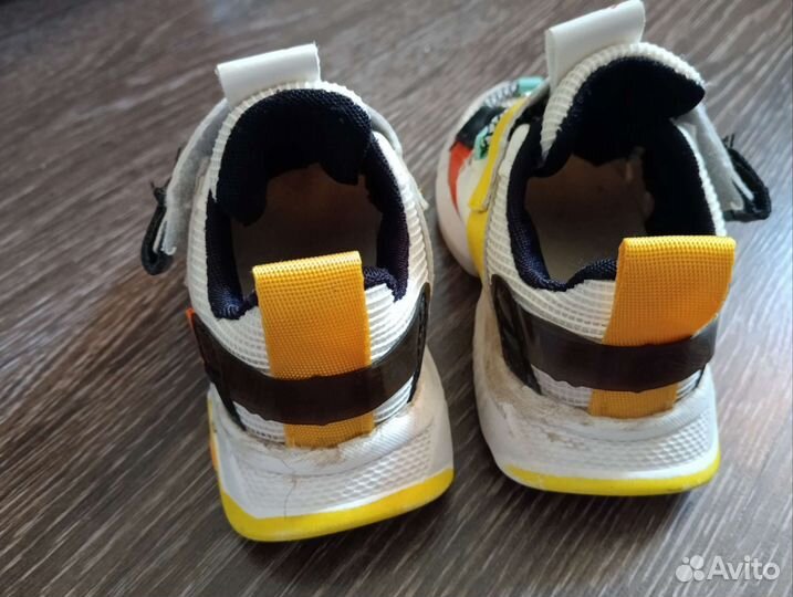 Кроссовки детские 22 размер