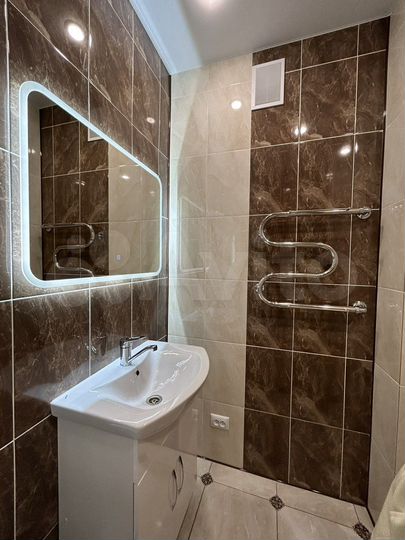 2-к. квартира, 55 м², 3/18 эт.