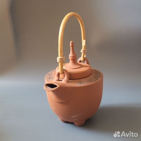 Чайник глиняный