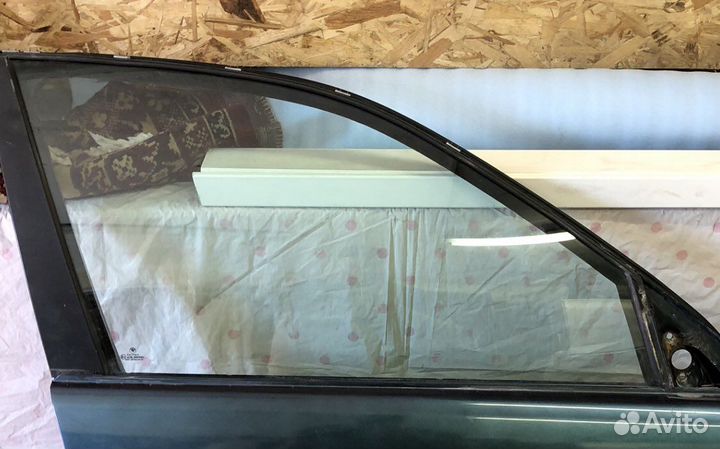 Стекло переднее правое Е39
