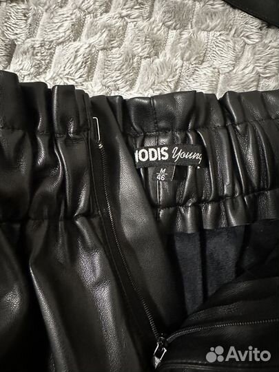 Продам шорты женские кожаные