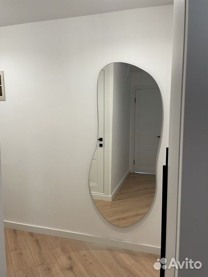 Зеркала с парящей подсветкой