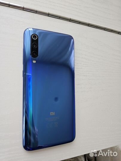 Xiaomi Mi 9, 6/64 ГБ